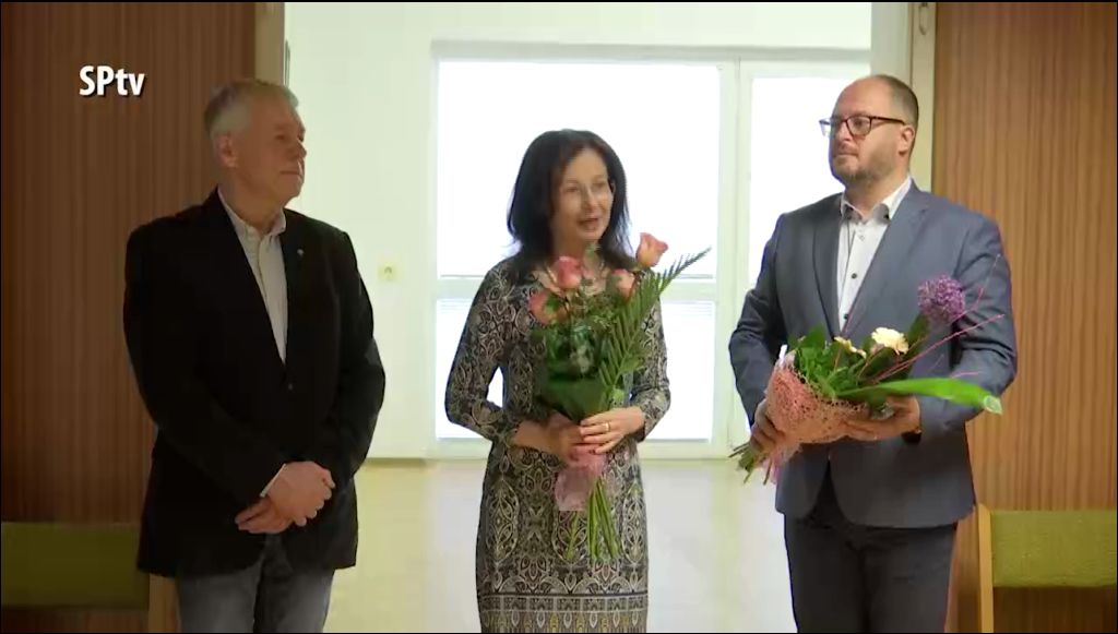 Üvegvarázs Címmel Nyílt Kiállítás A Városi Művelődési Központban